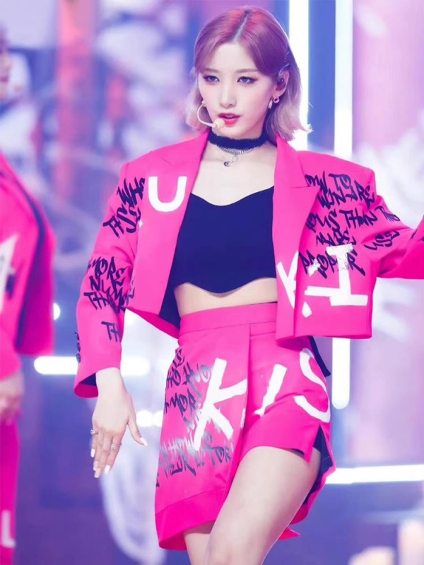 Costum de scenă pentru grupul K-pop feminin, jazz hip-hop, material din bumbac, conținut 80-90% bumbac, lansare primăvară 2025, stil: hip-hop, tip stil: japonez/koreean liber