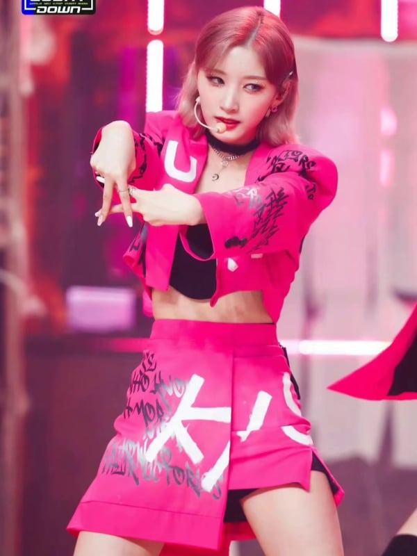 Costum de scenă pentru grupul K-pop feminin, jazz hip-hop, material din bumbac, conținut 80-90% bumbac, lansare primăvară 2025, stil: hip-hop, tip stil: japonez/koreean liber