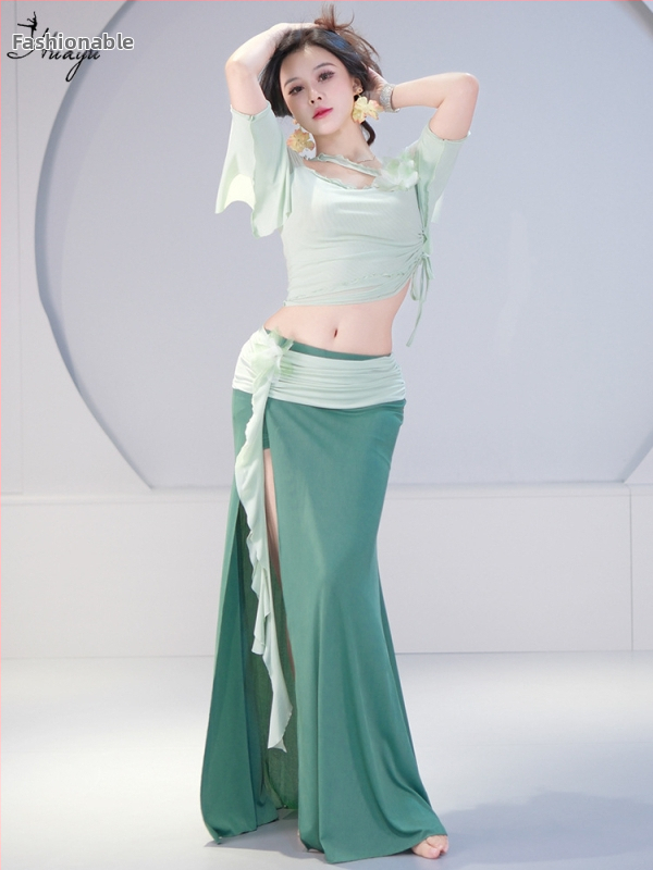 Set za belly dance s dugom suknjom za početnike, kostim za izvedbu u orijentalnoj izvedbi; tkanina: mreža + visoko elastični poliester spandeks; glavni materijal: spandeks; izdanje: jesen 2025; dobna skupina: 25–29; udio glavnog materijala: 30–50%