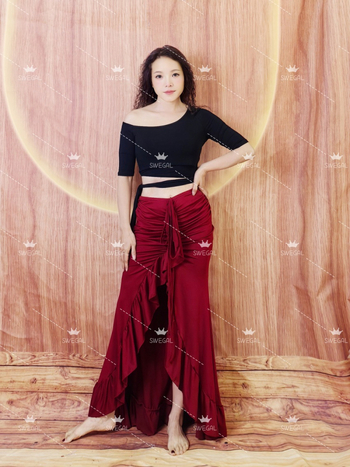 Costum de practică Belly Dance – top cu umăr pe o parte și fustă cu dantelă pe șolduri, poliester, conținut poliester 30-50%, toamnă 2025.