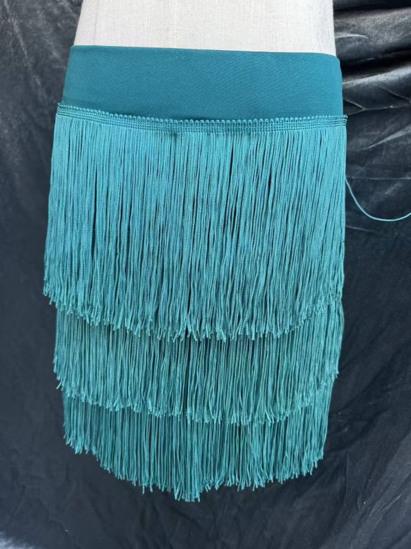 Latino plesni kostim za odraslu ženu, suknja s resicama, Milk Silk tkanina s 95% spandexa, pogodan za latino ples, belly dance i ballroom plesove
