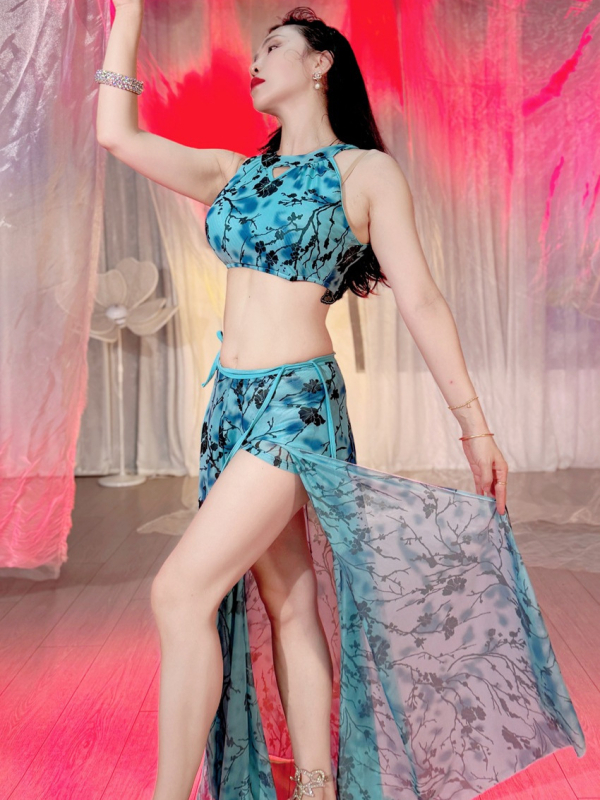 Costum de dans Belly Dance pentru vară 2025: top din plasă fără bretele, plasă imprimată și fustă cu talie atârnândă, poliester ≤30%, elegant, proaspăt și dulce