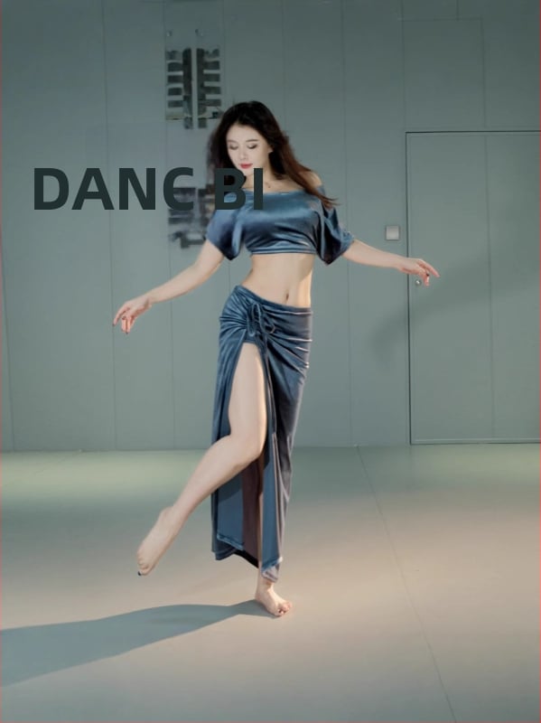 Set de practică pentru belly dance, costum cu fustă cu despicare, velur, poliester 30-50%, iarna 2024, pentru începători