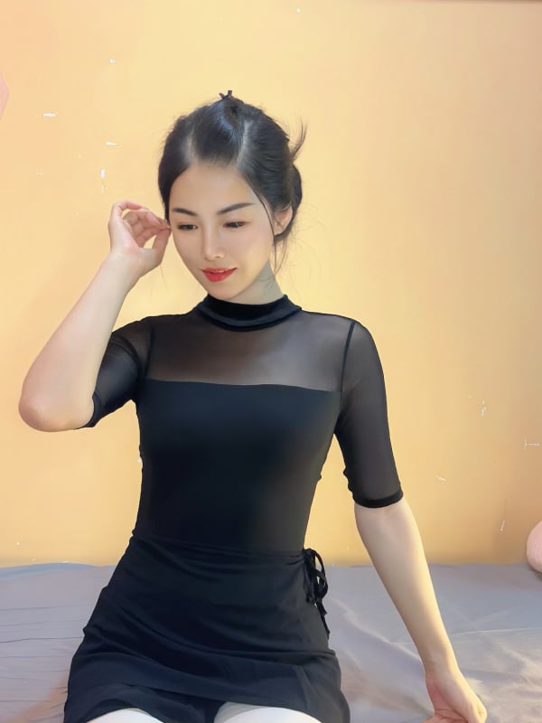Rochie-bodí balet pentru adulți — fără spate, guler înalt, mâneci 3/4, costum de dans dintr-o bucată, poliester/nylon, căptușeală din mătase lăptoasă