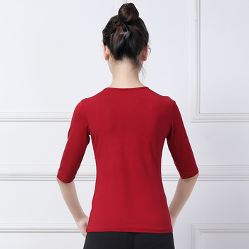 Топ за модерни танци, модал-вискозна смес с 4,5% еластан; едноцветен модел; за възрастни дами; подходящ за сценични костюми, латински и народни танци.