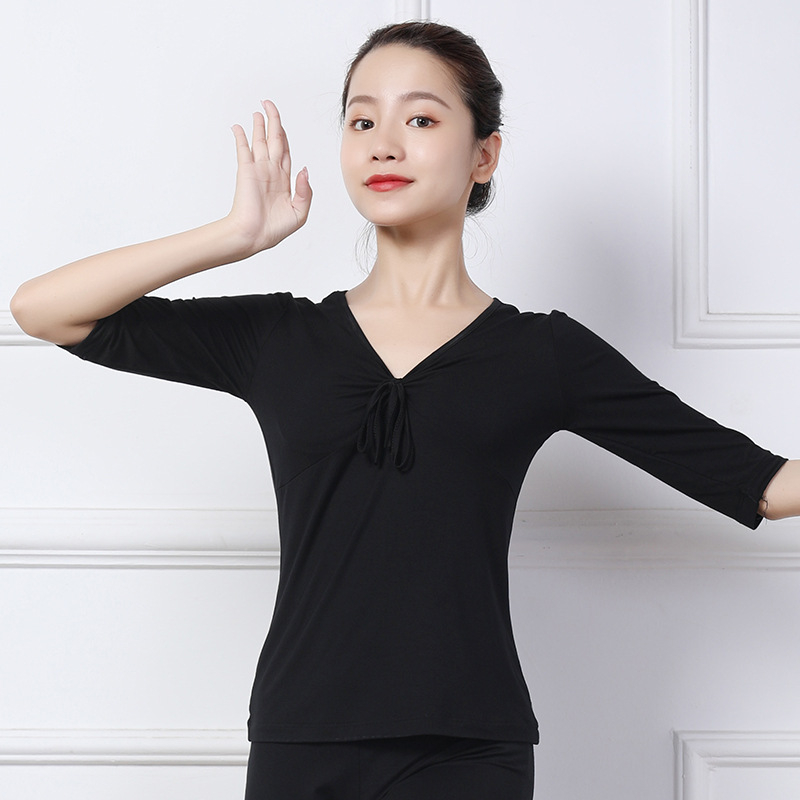 Топ за модерни танци, модал-вискозна смес с 4,5% еластан; едноцветен модел; за възрастни дами; подходящ за сценични костюми, латински и народни танци.