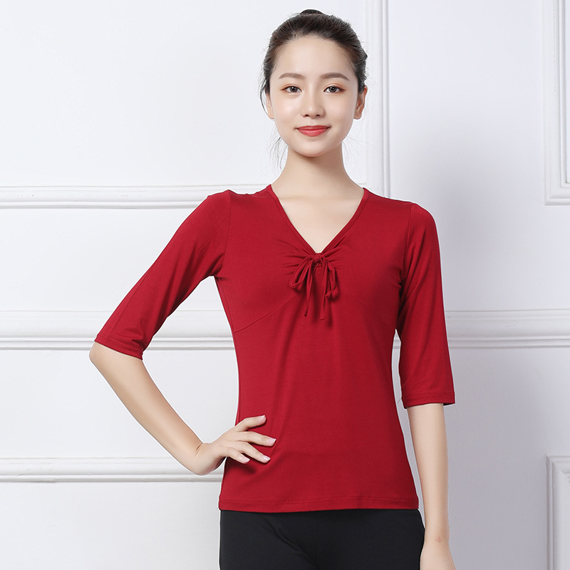 Топ за модерни танци, модал-вискозна смес с 4,5% еластан; едноцветен модел; за възрастни дами; подходящ за сценични костюми, латински и народни танци.