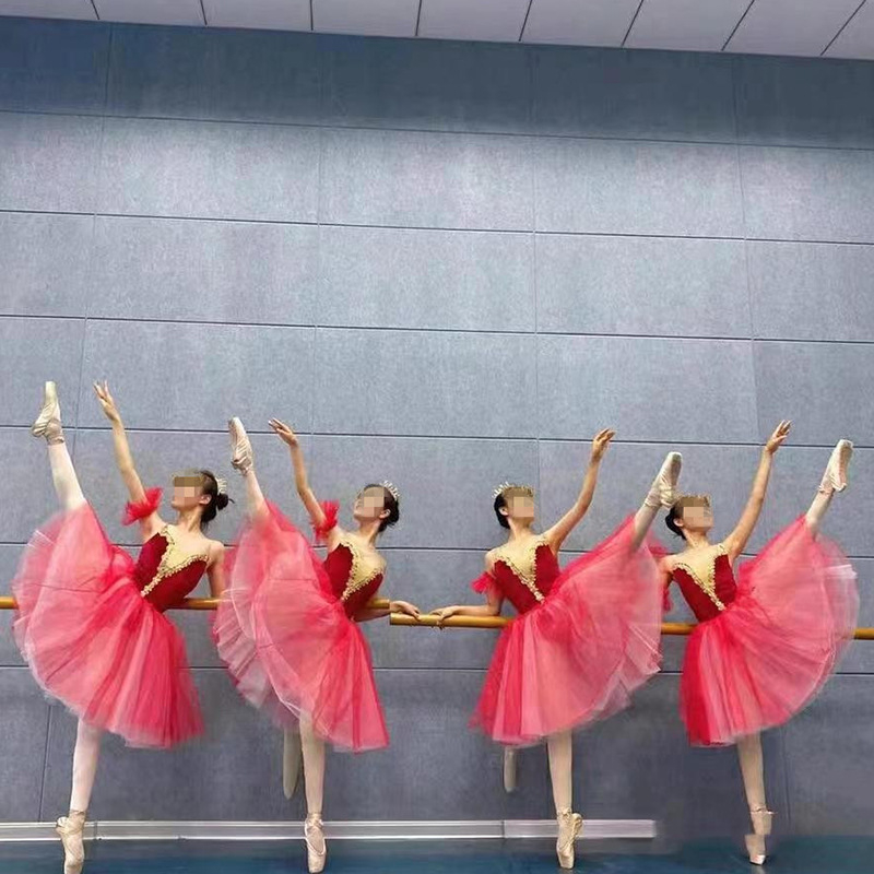 Baletna tutu suknja za scensku izvedbu - čipka, glavni materijal acetat 40%, brušena završnica, stil princeze, 12–14 šavova na 3 cm
