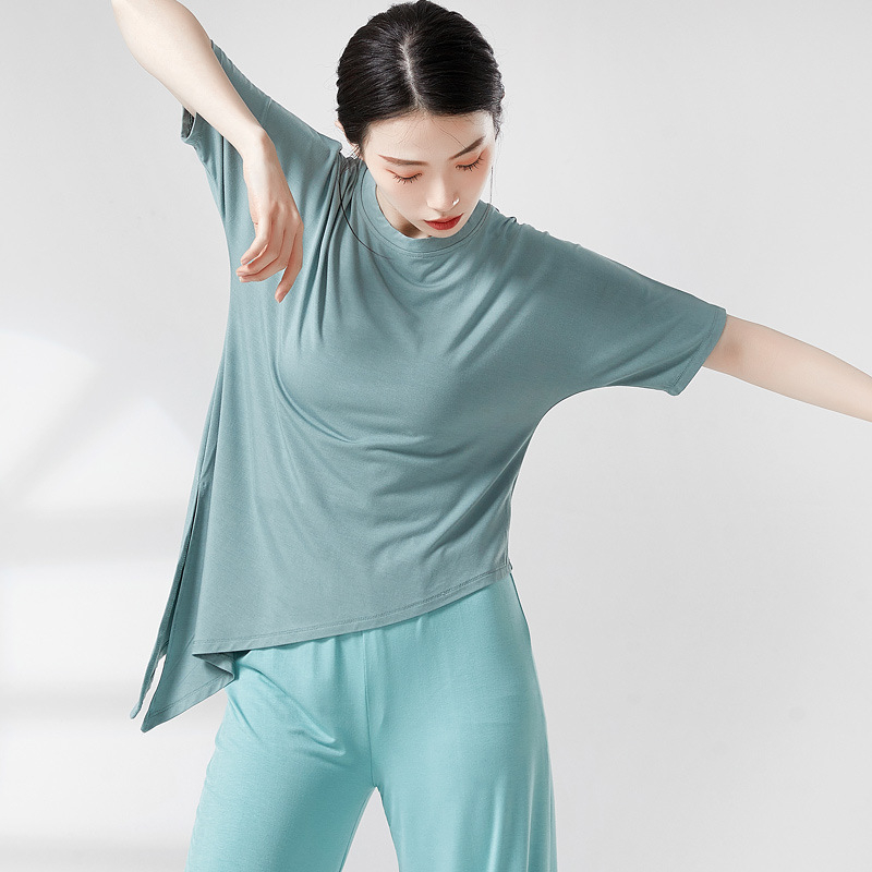 Modni plesni top za žene, sve sezone, materijal rayon modal (viskoza 93%), podstava rayon modal (93%), pogodan za pozornicu, balet, latino ples, folklorni ples i ballroom ples.