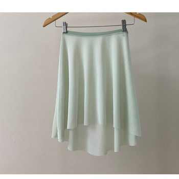 Fustă de balet din plasă pentru yoga aeriană — fața scurtă, spatele lung, talie elastică; țesătură principală poliester 70–80%, poliester secundar 30–50%; Primăvara 2025, stil chinezesc, retro literar