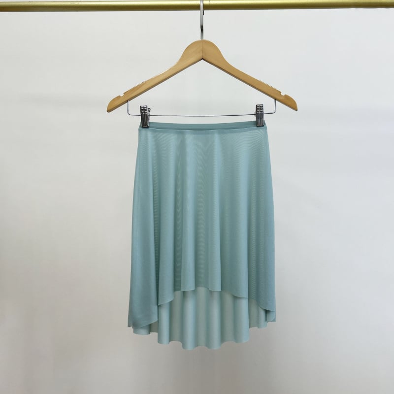 Fustă de balet din plasă pentru yoga aeriană — fața scurtă, spatele lung, talie elastică; țesătură principală poliester 70–80%, poliester secundar 30–50%; Primăvara 2025, stil chinezesc, retro literar