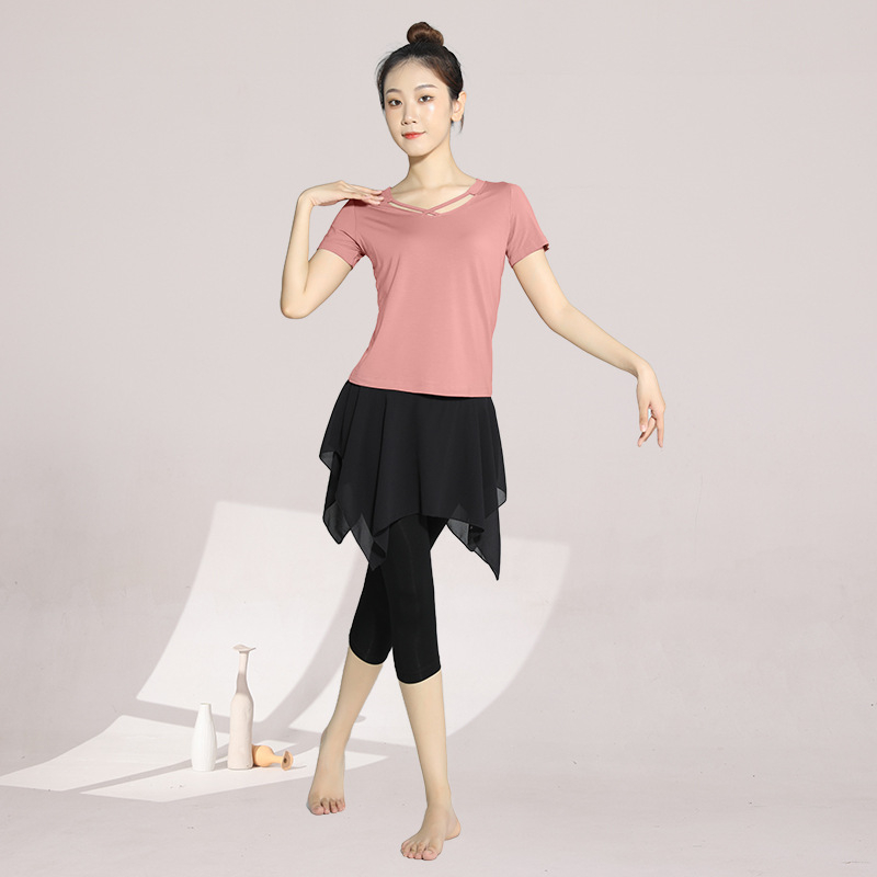 Женски комплект за съвременен танц – топ и тренировъчен костюм, Modal плат 95%, подплата Modal 95%, подходящ за сценични изпълнения