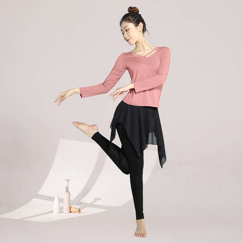 Женски комплект за съвременен танц – топ и тренировъчен костюм, Modal плат 95%, подплата Modal 95%, подходящ за сценични изпълнения