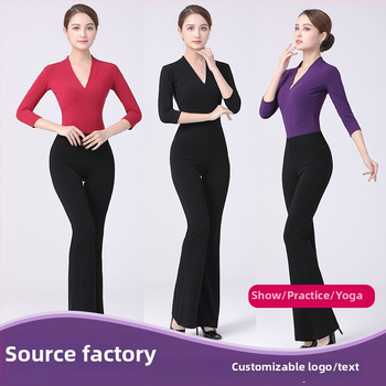 Modern táncruházati készlet V-nyakú bodival és széles szárú nadrággal, 87% pamut anyag és 87% pamut bélés, felnőtt nőknek.