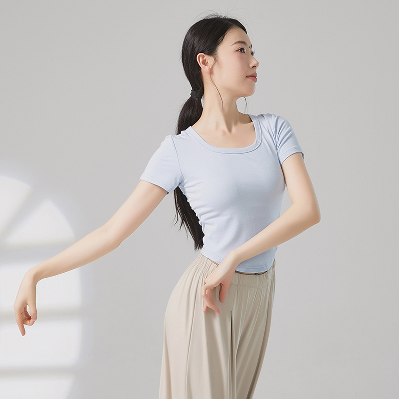 Női modern tánc felső, U-nyak, rövid ujjú, bordázott pamut–viszkóz keverék (92% viszkóz)