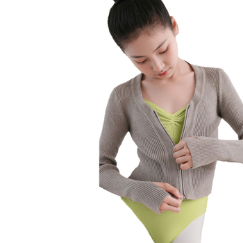 Gyerekeknek téli baletdzseki, cipzárral – Dancing kubi, puha kezelés, magas rugalmú core-spun fonal, viszkóz 50%, gallér nélkül, 3–8 éveseknek