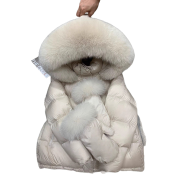 Geacă damă scurtă din puf, cu glugă, guler din blană de vulpe, umplutură din puf de rață alb, 201–300 g, 86–90% puf, țesătură exterioară din nylon