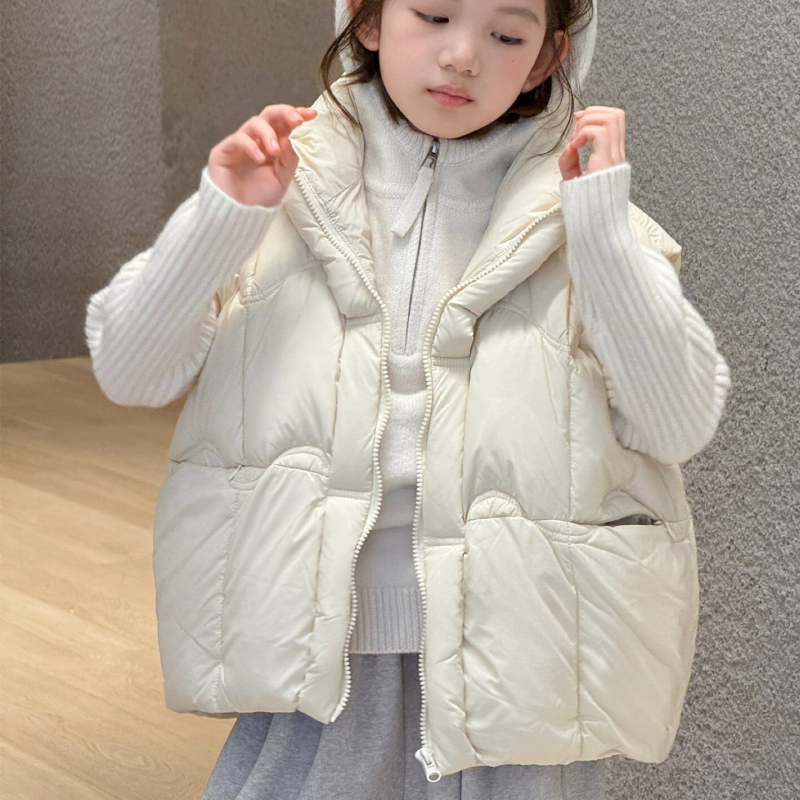 Vesă de copii din puf, 95% conținut puf, umplutură: puf de rață alb, țesătură din poliester, toamnă 2025