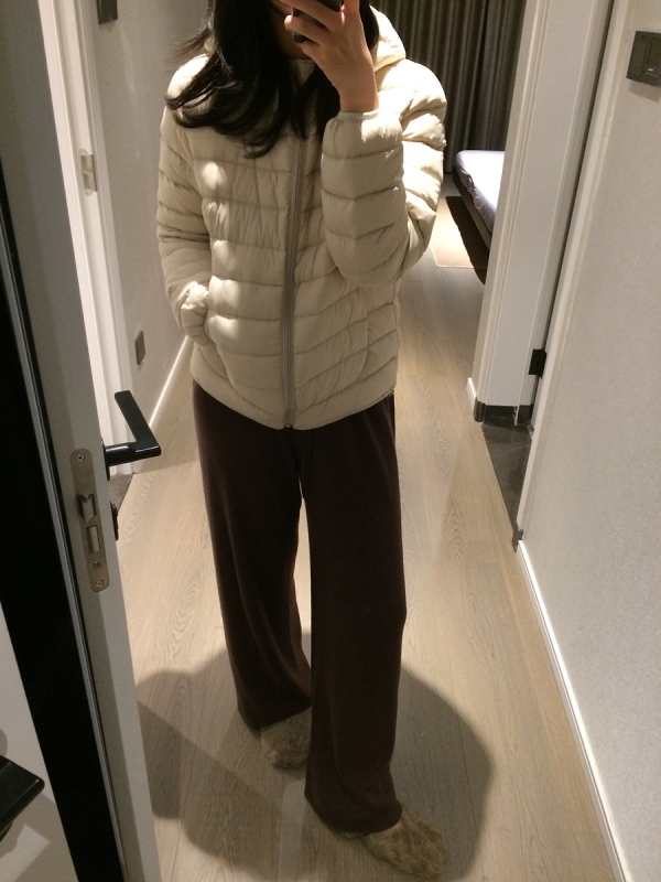 Geacă de puf cu glugă, Standard Național, umplutură din puf 86–90%, țesătură nylon 100%, croială regulată, iarnă 2025