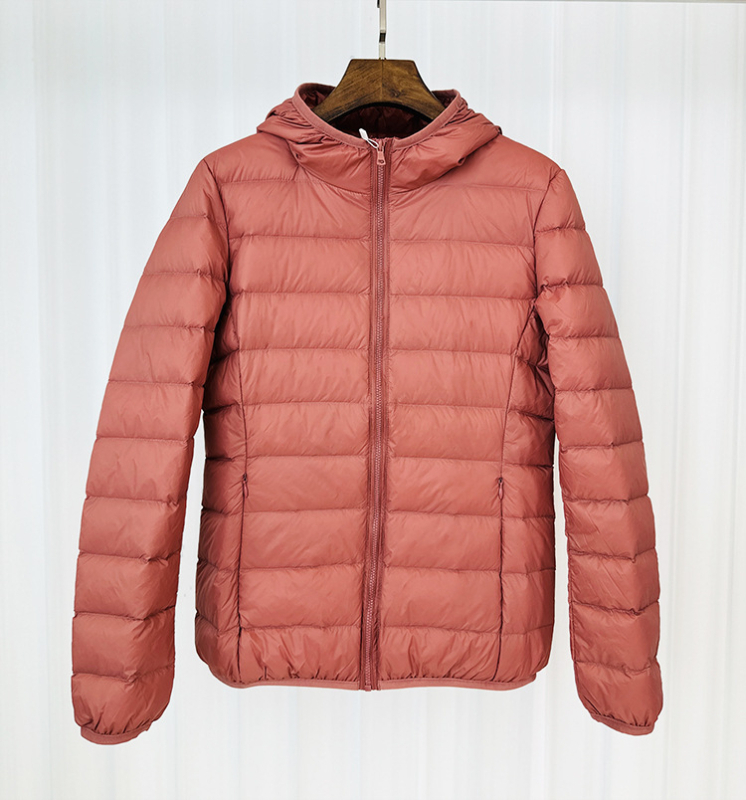 Γυναικείο ελαφρύ πουπουλένιο μπουφάν με κουκούλα, ελεύθερη γραμμή, κοντό μήκος, φερμουάρ, Χειμώνας 2025