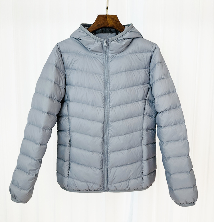 Γυναικείο ελαφρύ πουπουλένιο μπουφάν με κουκούλα, ελεύθερη γραμμή, κοντό μήκος, φερμουάρ, Χειμώνας 2025