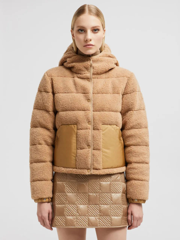 Ženska jakna s kapuljačom, Teddy velur uzorak, punjenje bijeli patka perja 81–85%, vanjski dio polar fleece, poliester