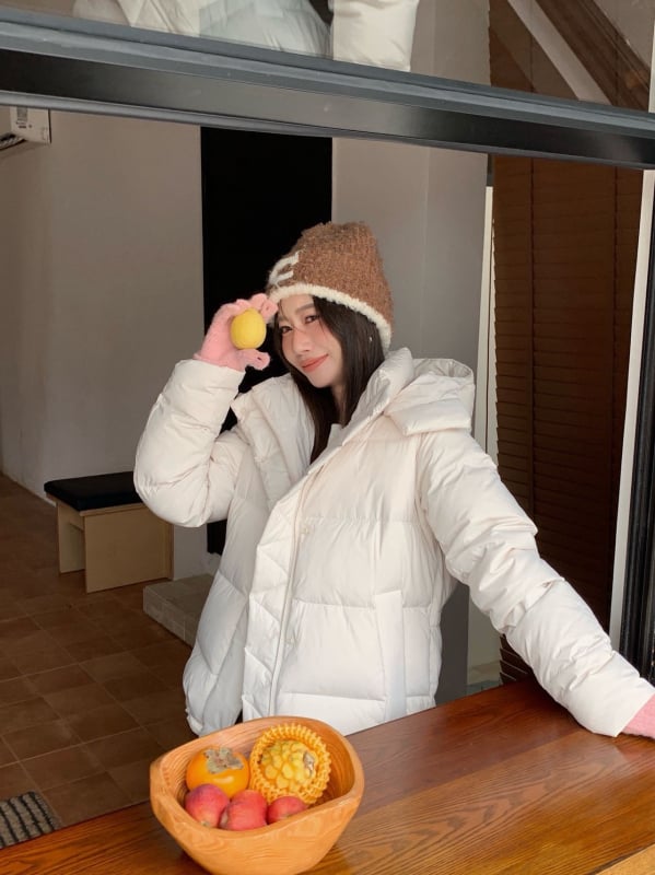 Jachetă de puf cu cinci panouri pentru femei, croială lejeră, izolație groasă, 86–90% puf de rață, umplutură 201–300 g, material exterior poliester