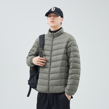 Geacă de puf pentru bărbați, subțire și ușoară, cu guler înalt, conținut puf 86–90%, umplutură din puf de rață alb, rezistentă la vânt