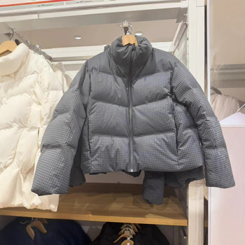 Geacă de puf pentru femei, fără cusături, lungime foarte scurtă, guler înalt, fermoar, umplutură din puf alb de rață