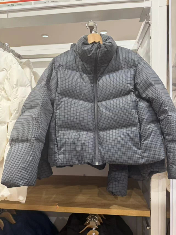 Geacă de puf pentru femei, fără cusături, lungime foarte scurtă, guler înalt, fermoar, umplutură din puf alb de rață