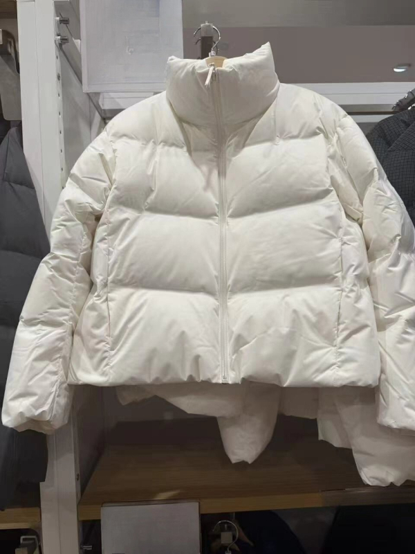 Geacă de puf pentru femei, fără cusături, lungime foarte scurtă, guler înalt, fermoar, umplutură din puf alb de rață