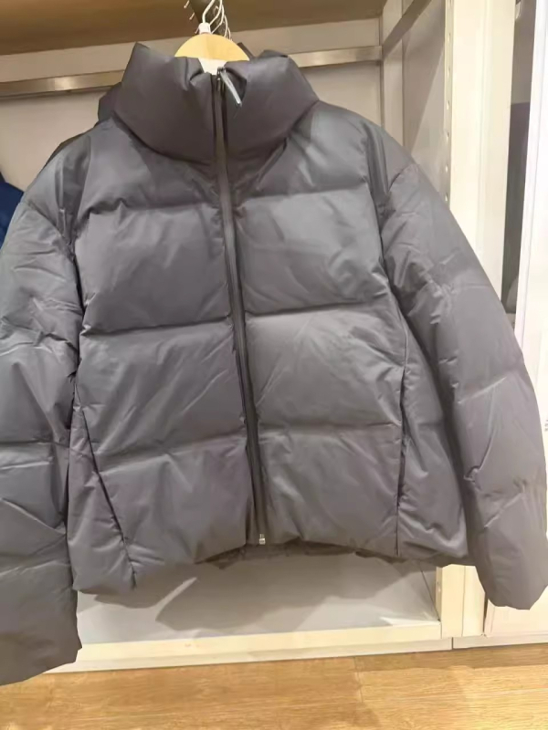 Geacă de puf pentru femei, fără cusături, lungime foarte scurtă, guler înalt, fermoar, umplutură din puf alb de rață