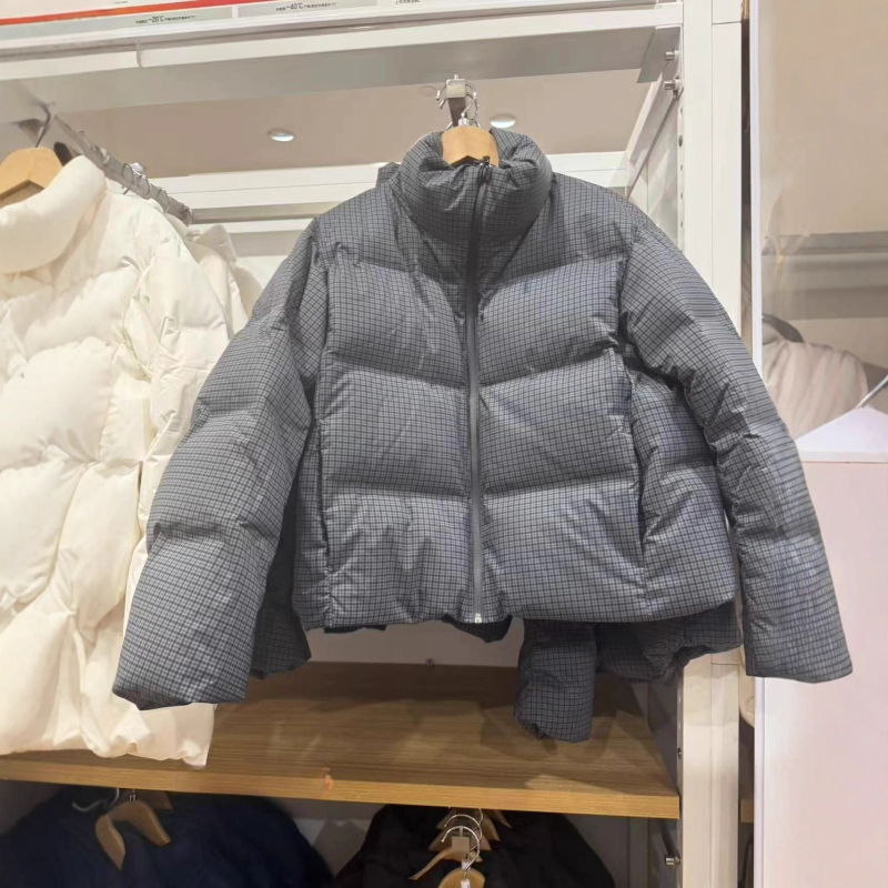 Geacă de puf pentru femei, fără cusături, lungime foarte scurtă, guler înalt, fermoar, umplutură din puf alb de rață