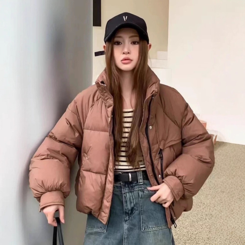 Geacă scurtă de puf Gabrielle pentru femei, iarnă 2024, croială în formă A, guler înalt, fermoar, 51–55% puf de rață alb, material poliester