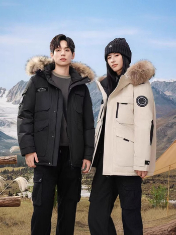 Jachetă parka din puf pentru frig extrem – croi lejer, glugă, guler din blană, puf de rață, volum puf 600, căptușeală poliester