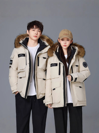 Jachetă parka din puf pentru frig extrem – croi lejer, glugă, guler din blană, puf de rață, volum puf 600, căptușeală poliester