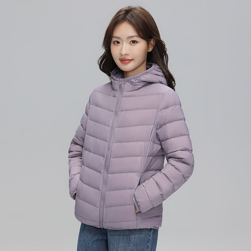 Geacă de puf cu glugă, stil coreean, croială slim, țesătură din nylon subțire (umplutură din puf de rață; conținut de cașmir 86–90%; țesătură nylon; iarnă 2025; croială standard)