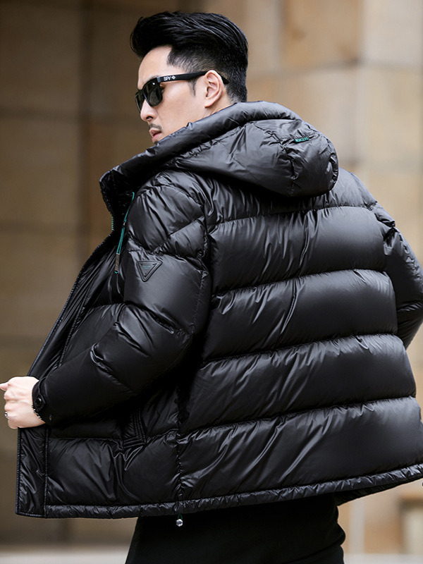 Muška jakna s kapuljom, zimskog kroja, 85-90% perja, punjenje 650, raspon temperatura -20°C do -5°C