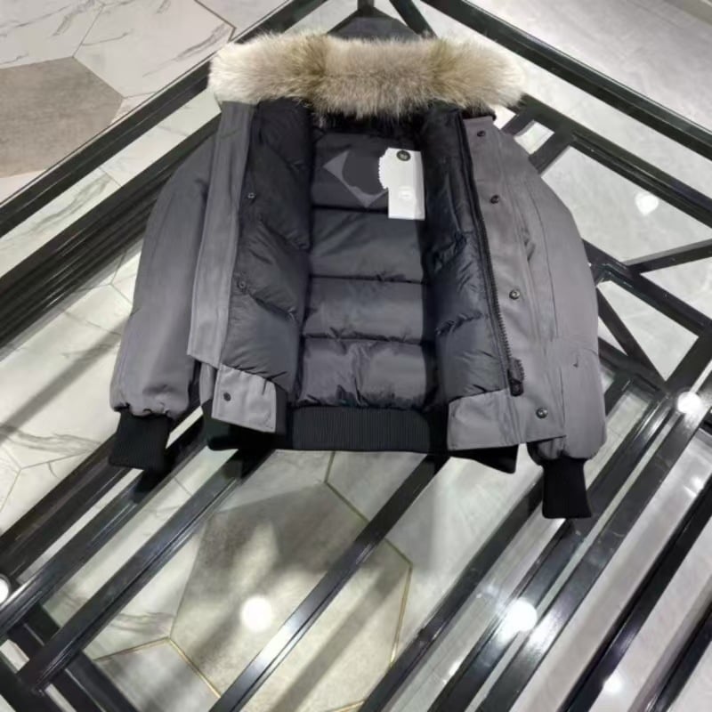 Ženska jakna od kačjeg perja, kragn od krzna s mogućnošću uklanjanja, zatvarač, zima 2024