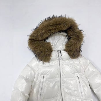 Női téli dzseki pardupuhával, levehető műszőrmés gallérral, kapucnival, cipzárral, 85–90% pehelytartalom