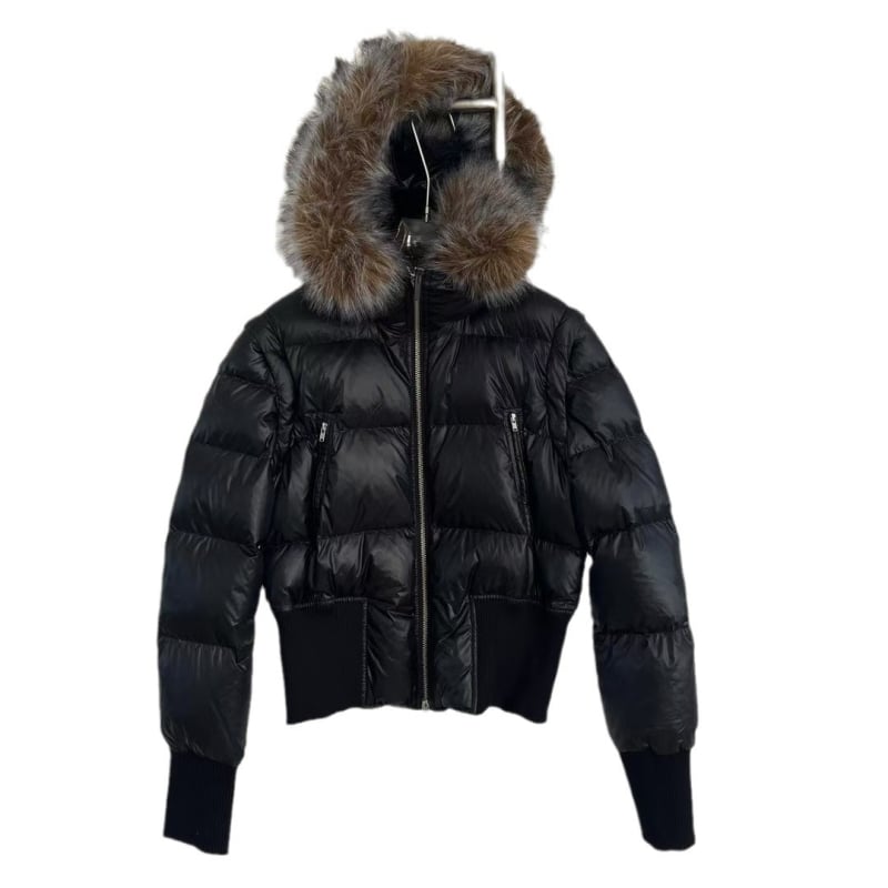 Női téli dzseki pardupuhával, levehető műszőrmés gallérral, kapucnival, cipzárral, 85–90% pehelytartalom