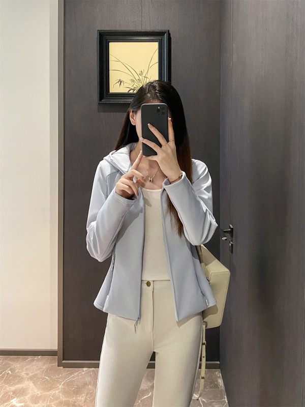 Ženska 3-u-1 vodootporna kapuljačasta jakna s kačjim perjem 86–90% punjenja, slobodan kroj, dugi rukavi, obična duljina (50–65 cm), glavni materijal Spandex.