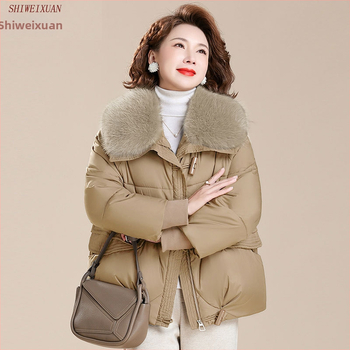 Moteriška žieminė striukė su poliesterio audiniu, imitacinio kailio apykakle, laisvas kirpimas, užtrauktukas