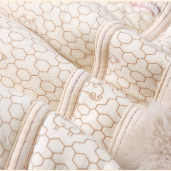 Žieminė moteriška striukė su medvilnės užpildais, stora, laisvas kirpimas, stovinti apykaklė, vienos eilės sagos