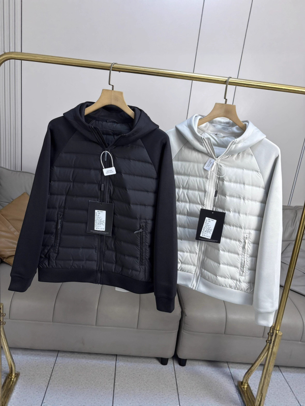 Férfi téli kapucni nélküli tolldzseki, tolltöltet 46-50%, külső poliészter, bélés poliészter, -20°C-tól -5°C-ig terjedő hidegállóság