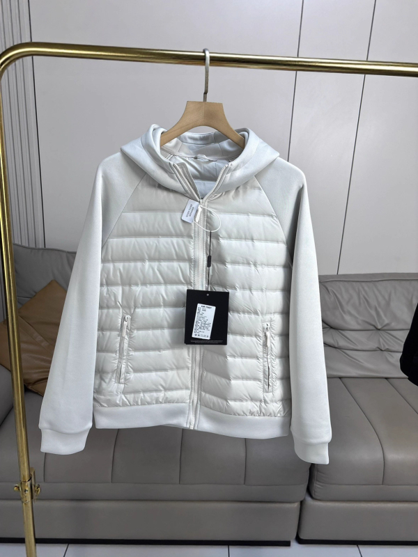 Férfi téli kapucni nélküli tolldzseki, tolltöltet 46-50%, külső poliészter, bélés poliészter, -20°C-tól -5°C-ig terjedő hidegállóság