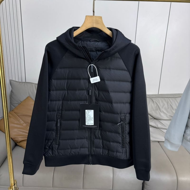 Férfi téli kapucni nélküli tolldzseki, tolltöltet 46-50%, külső poliészter, bélés poliészter, -20°C-tól -5°C-ig terjedő hidegállóság