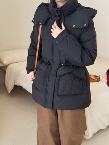 Női pehelykabát kapucnival, koreai stílusú, középméretű, vastag, kacsa tolltöltettel, 86–90% tolltartalom, poliészter