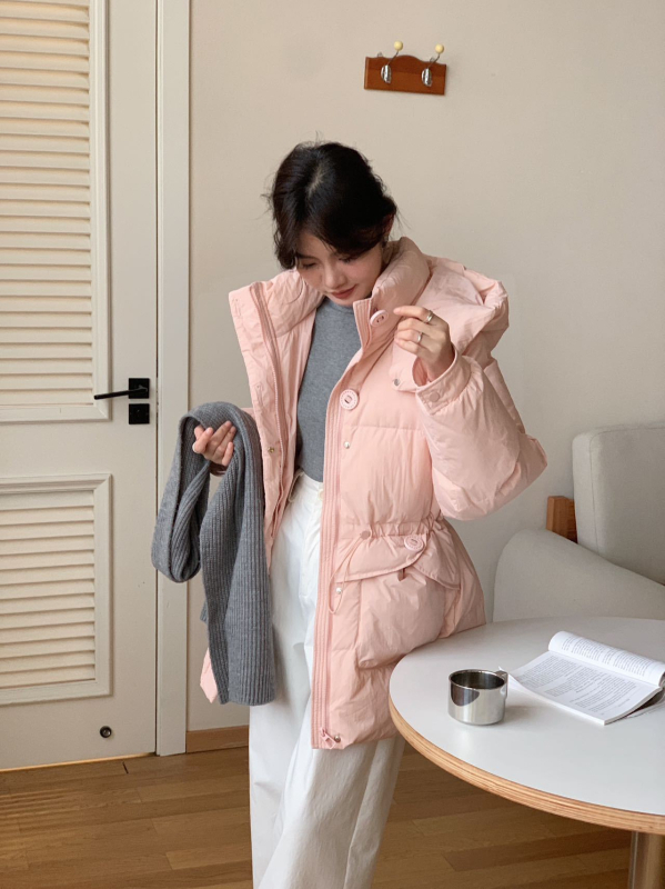 Női pehelykabát kapucnival, koreai stílusú, középméretű, vastag, kacsa tolltöltettel, 86–90% tolltartalom, poliészter