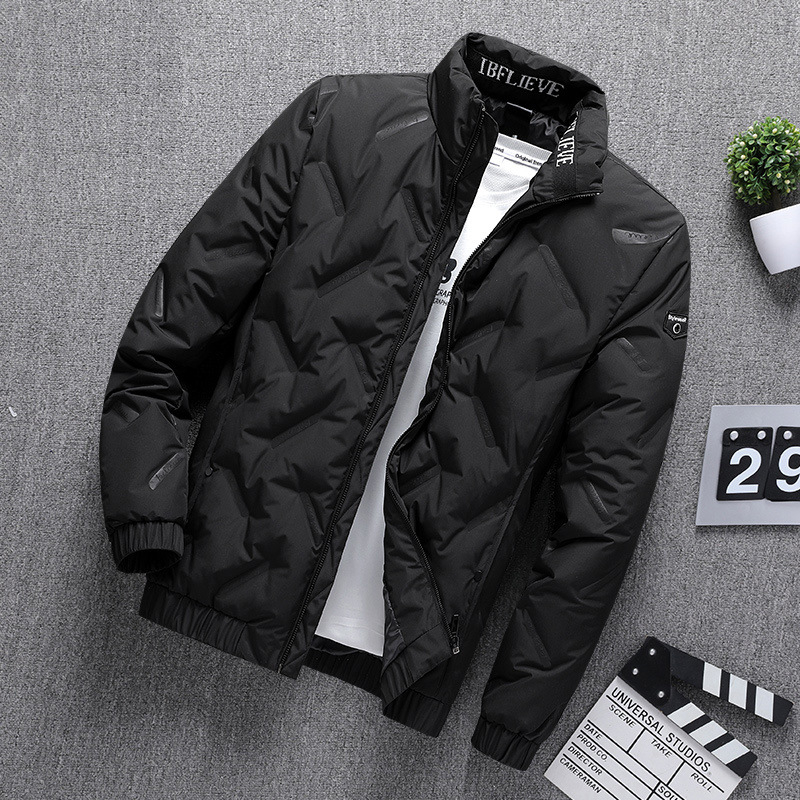 Geacă de iarnă cu glugă, ușoară și caldă, umplutură: puf de rață, fluffiness 550, capacitate de umplere 100–150 g, căptușeală 100% poliester, interval termic -5℃ până la 0℃